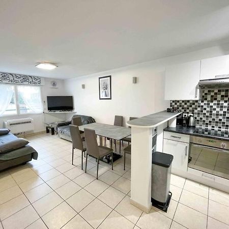 Modern One Bedroom Apartment In 戛纳 外观 照片