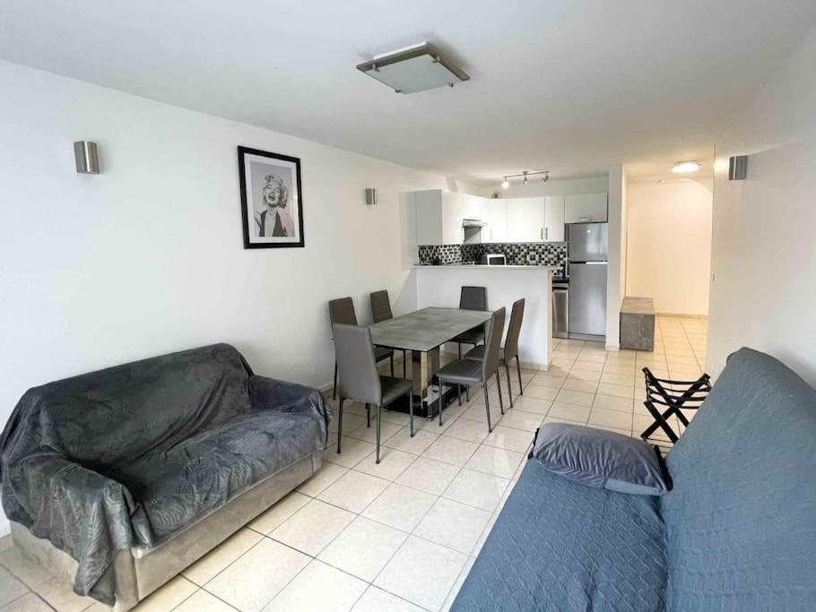 Modern One Bedroom Apartment In 戛纳 外观 照片
