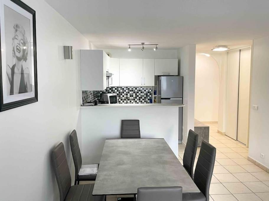 Modern One Bedroom Apartment In 戛纳 外观 照片