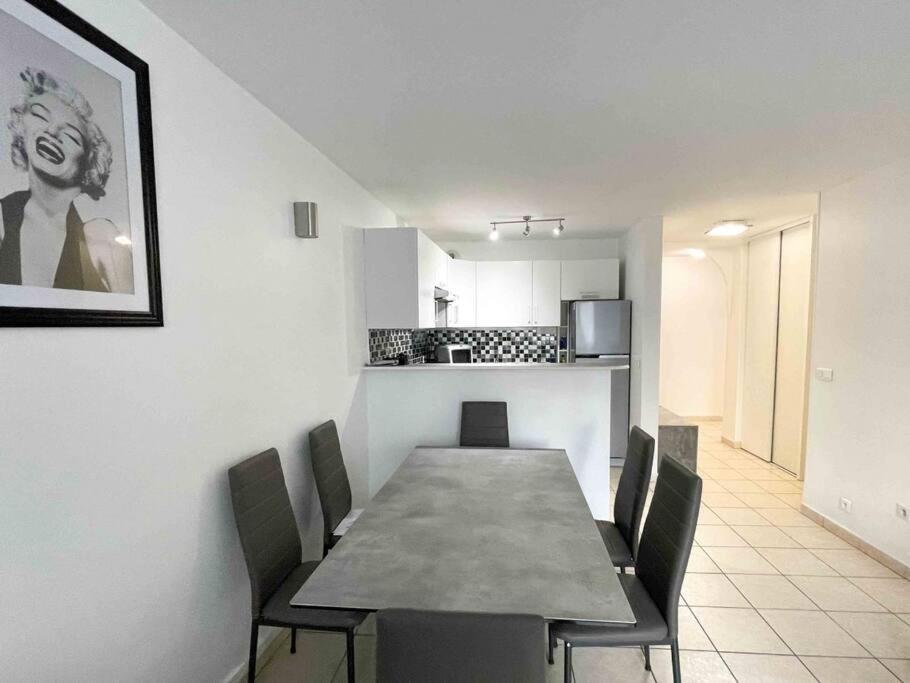 Modern One Bedroom Apartment In 戛纳 外观 照片
